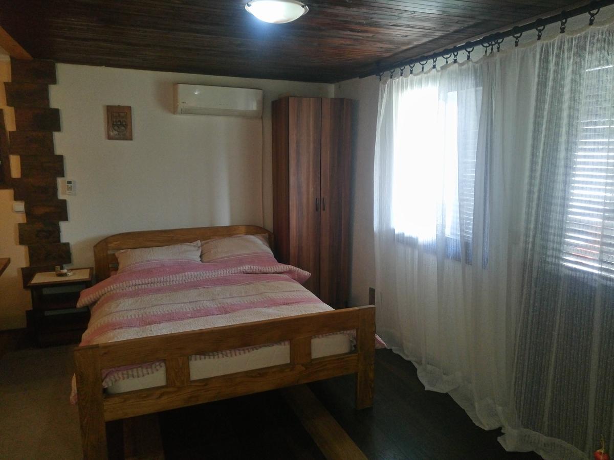 Apartmani Jankovic Vrdnik Buitenkant foto