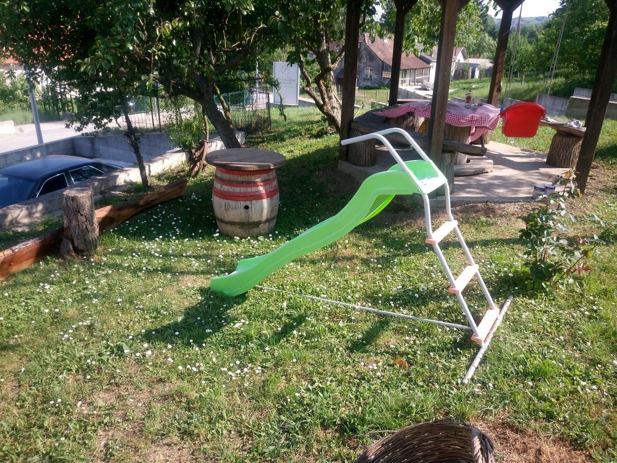 Apartmani Jankovic Vrdnik Buitenkant foto