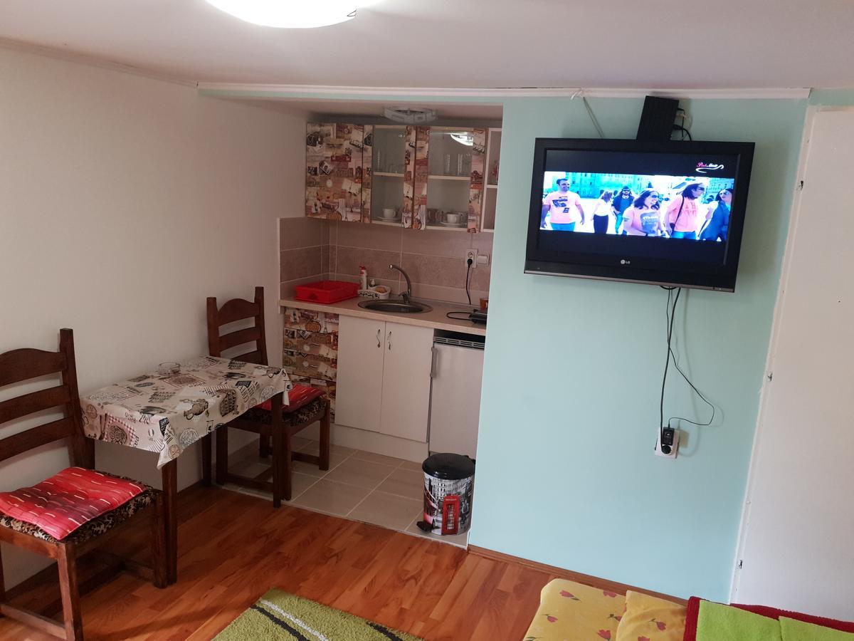 Apartmani Jankovic Vrdnik Buitenkant foto
