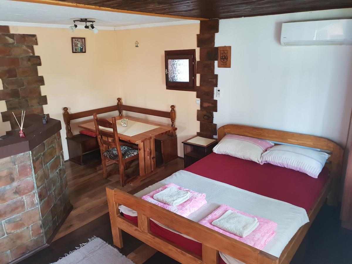 Apartmani Jankovic Vrdnik Buitenkant foto