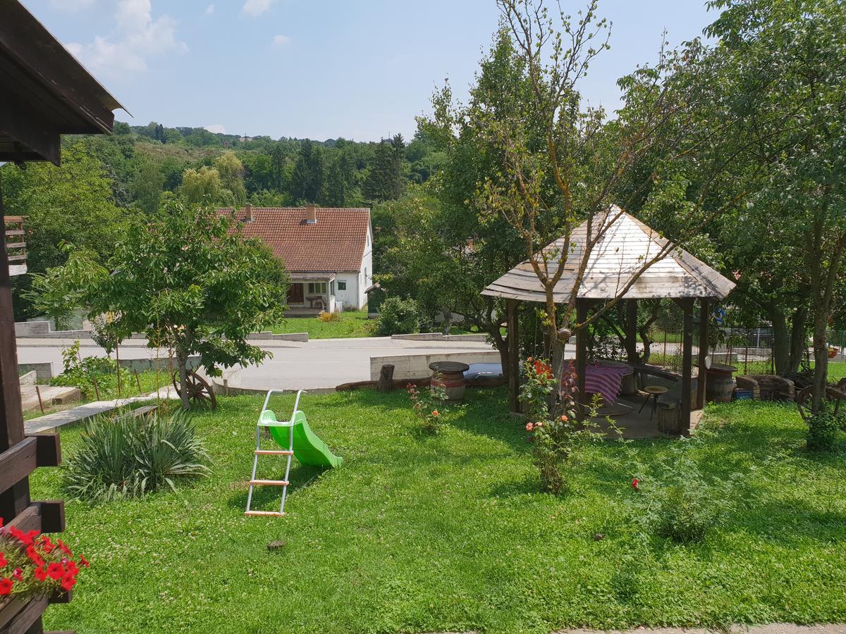 Apartmani Jankovic Vrdnik Buitenkant foto